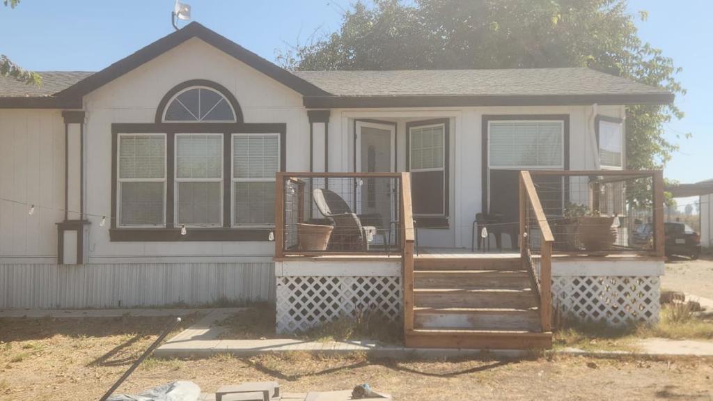 2090 Nelander Road Property Photo 1
