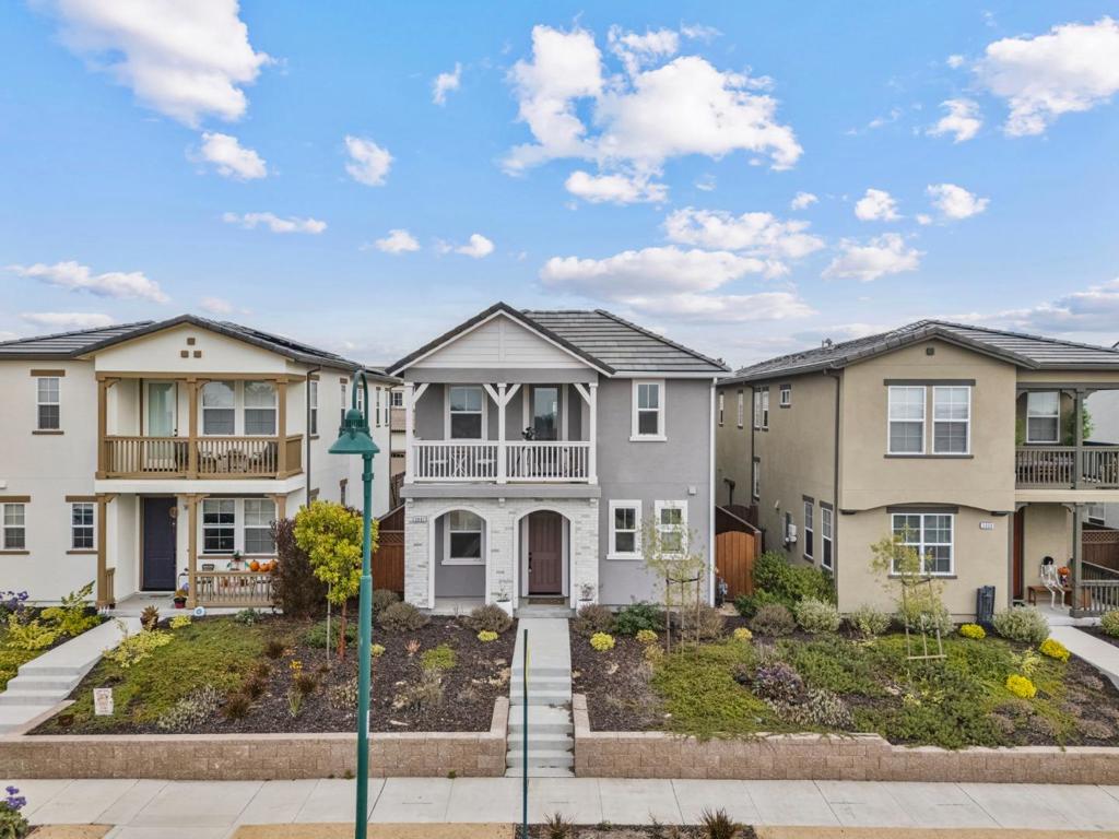 3002 Minaret Way Property Photo 1