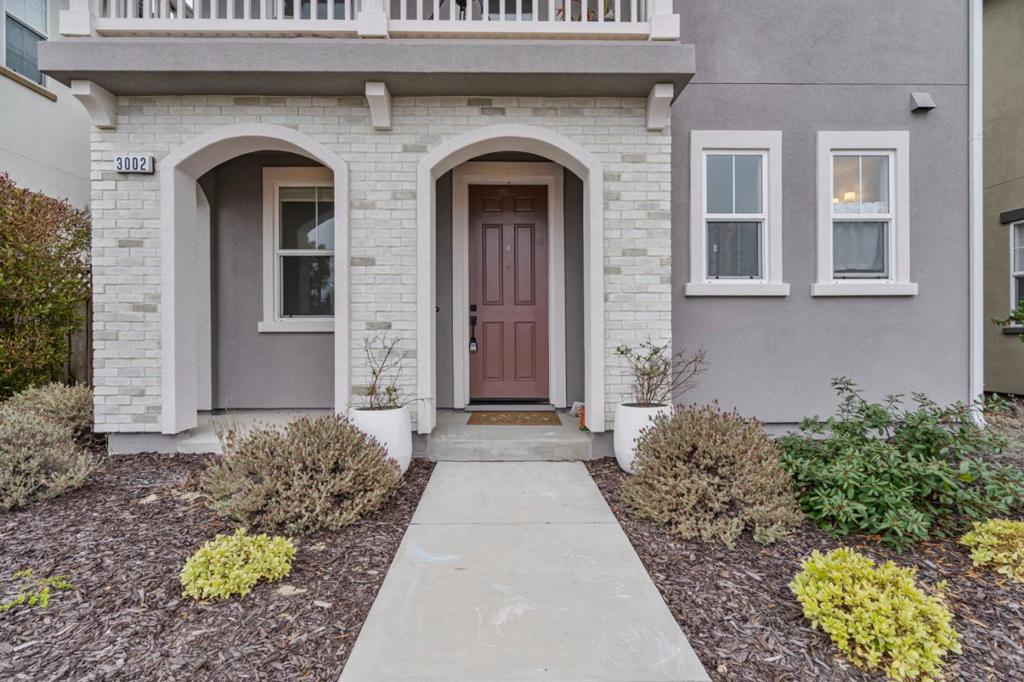 3002 Minaret Way Property Photo 2