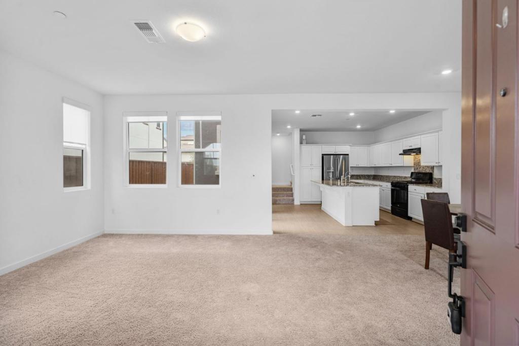 3002 Minaret Way Property Photo 3