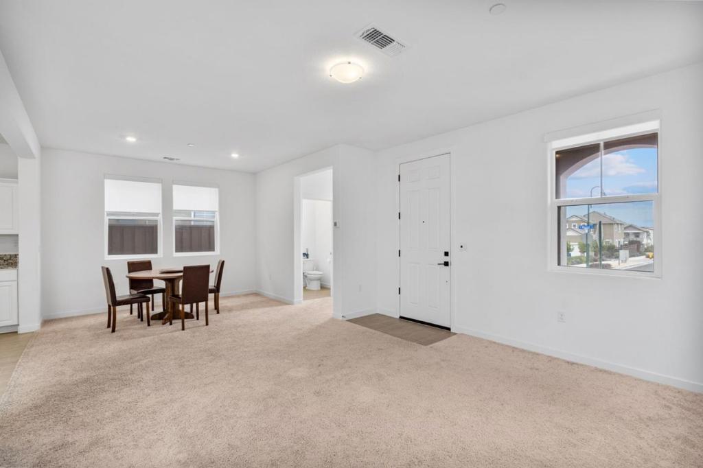 3002 Minaret Way Property Photo 4