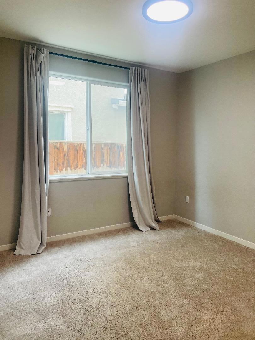 665 Tanoak Court Property Photo 14