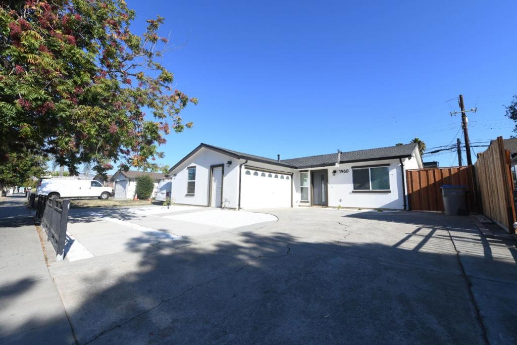 1960 Story Road Property Photo 2