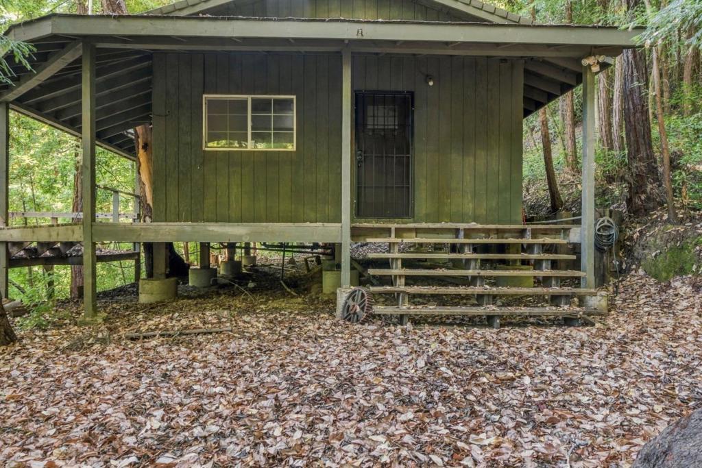 Bear Creek Road Property Photo 3