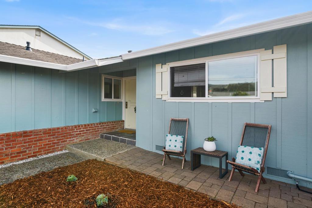 910 Golden Gate Ave Avenue Property Photo 2