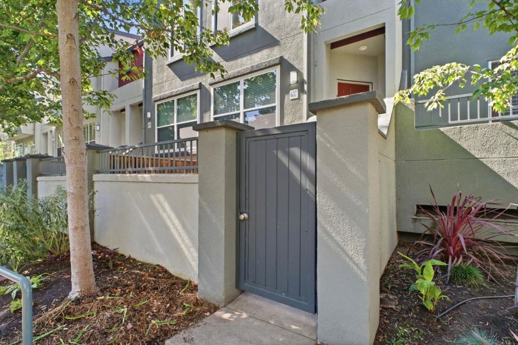 637 Atherton Place 403 Property Photo 4