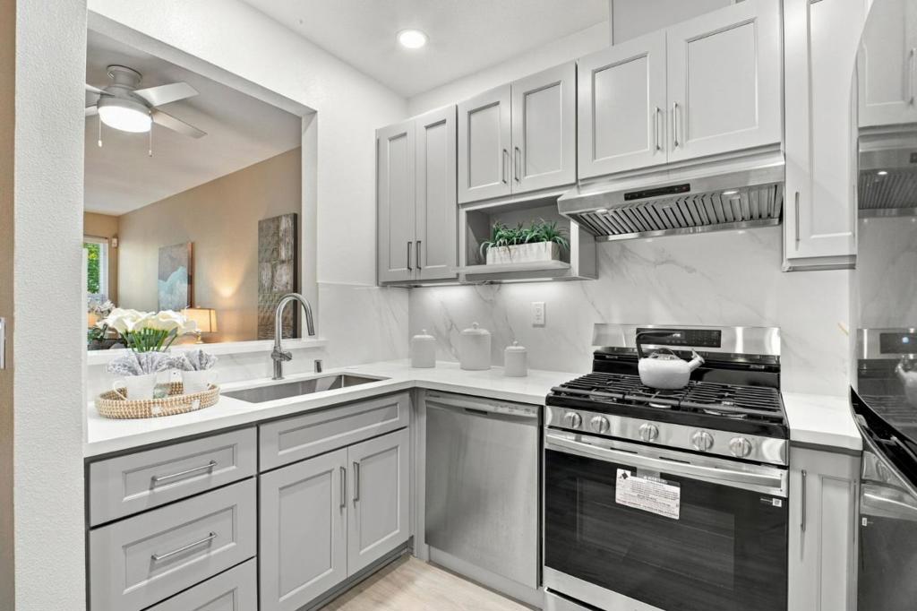 637 Atherton Place 403 Property Photo 16