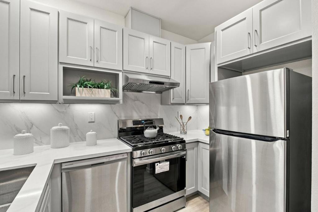637 Atherton Place 403 Property Photo 17