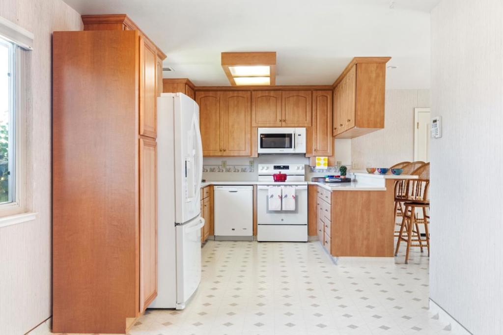 1069 University Avenue Property Photo 3