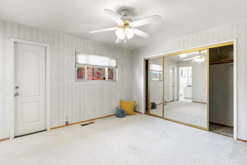 1069 University Avenue Property Photo 15