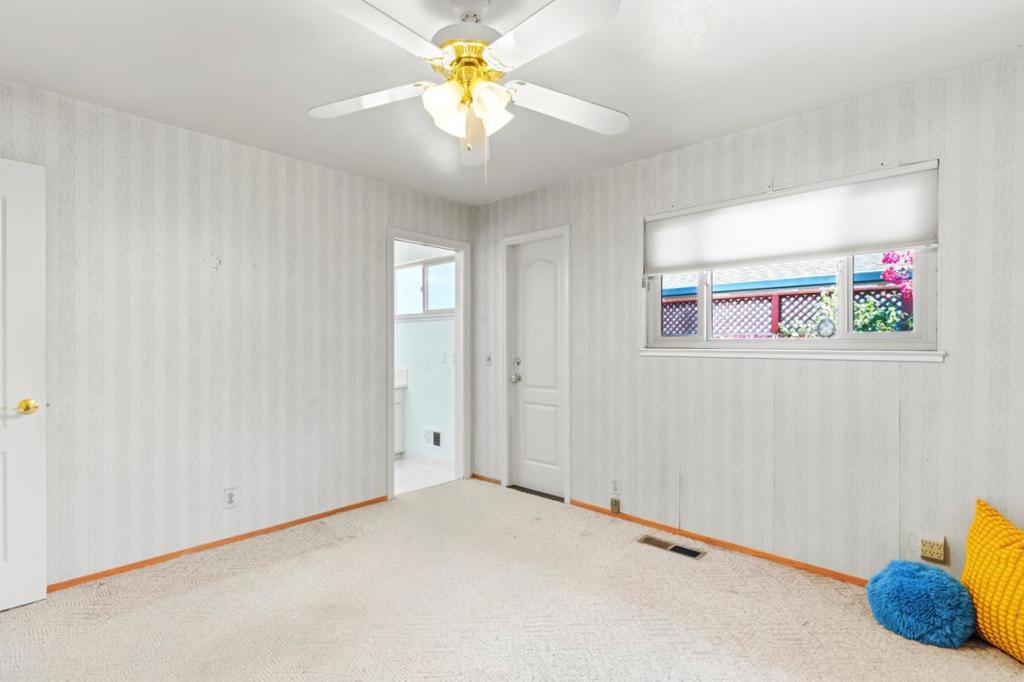 1069 University Avenue Property Photo 16