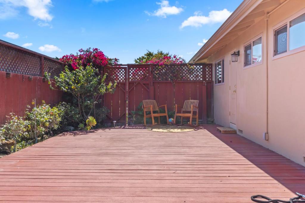 1069 University Avenue Property Photo 18