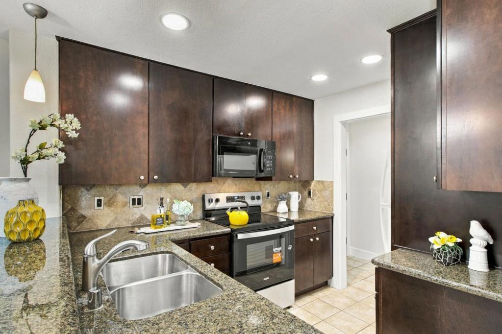 2380 Homestead Road 1103 Property Photo 4
