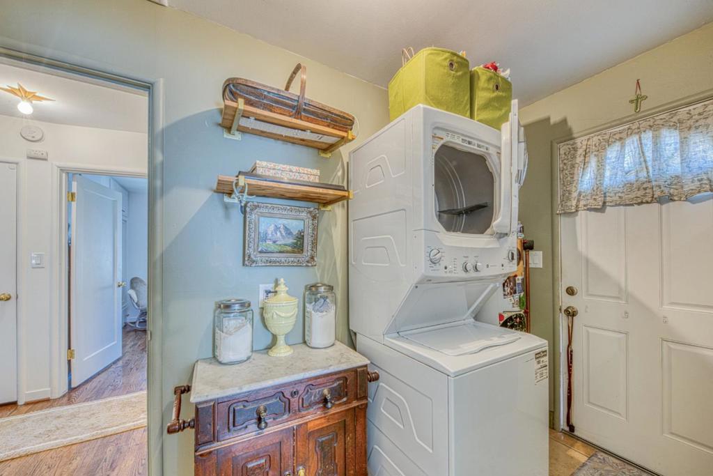 555 Elm Avenue Property Photo 15