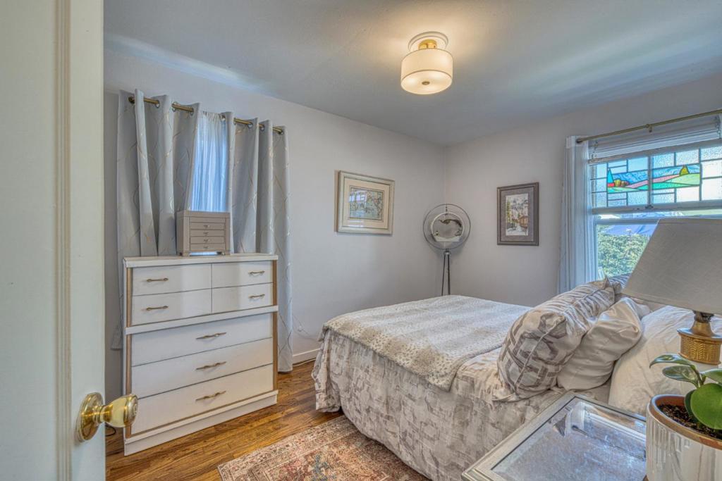 555 Elm Avenue Property Photo 17