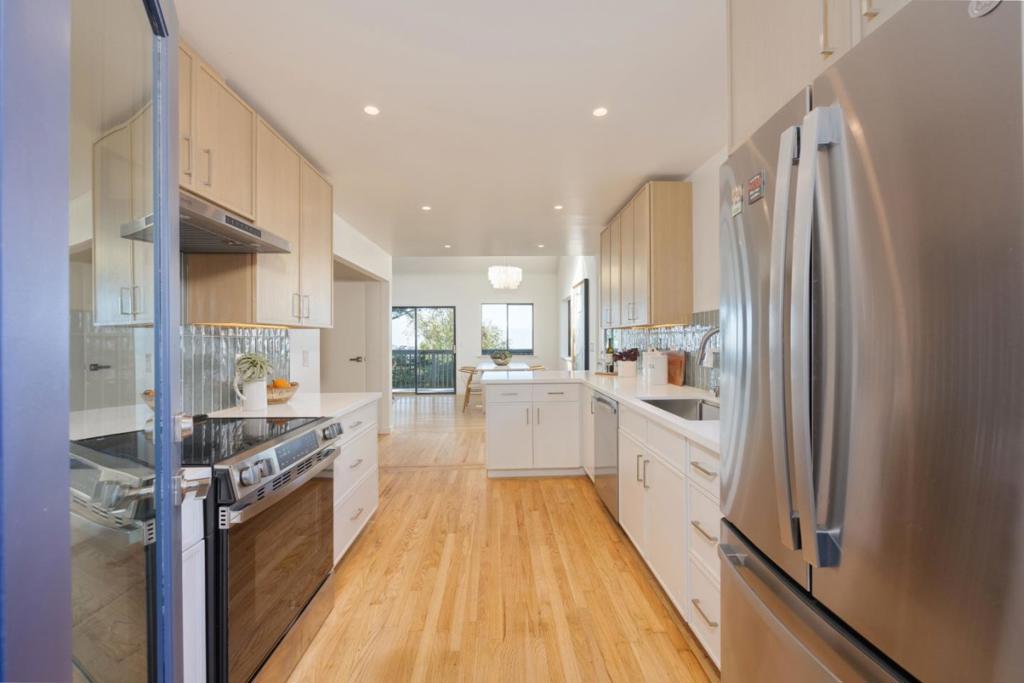 212 Dolores Street Property Photo 6