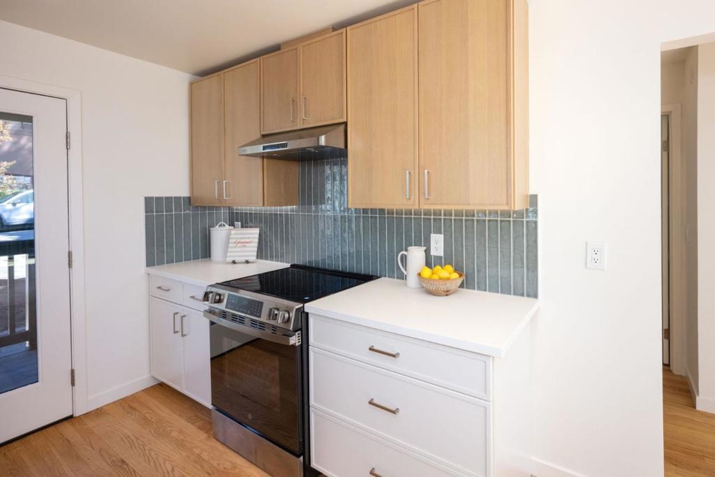 212 Dolores Street Property Photo 7
