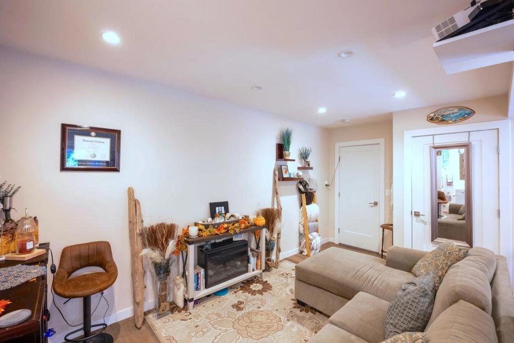 212 Dolores Street Property Photo 55