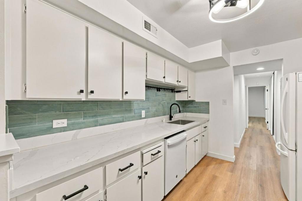 5101 Admiralty Lane Property Photo 10