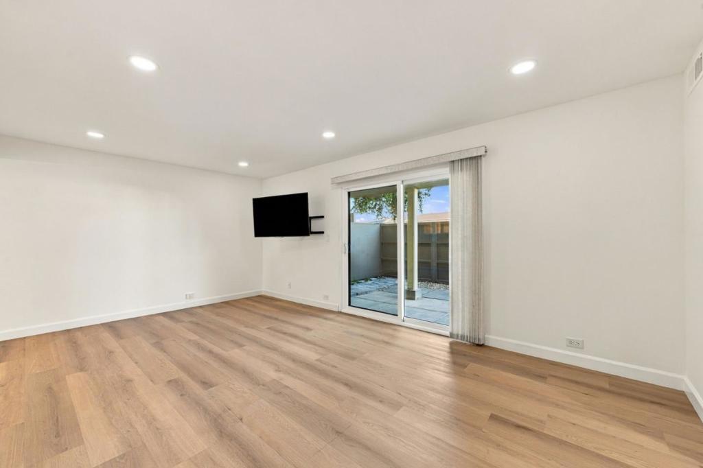 5101 Admiralty Lane Property Photo 15