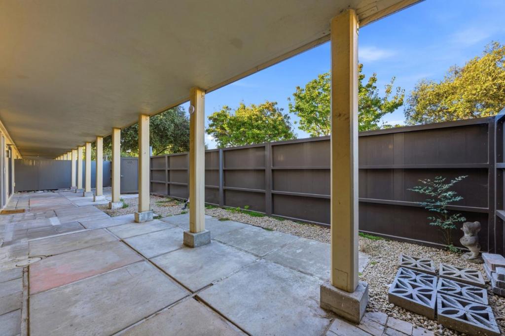 5101 Admiralty Lane Property Photo 41