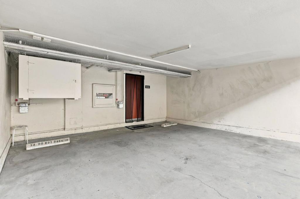5101 Admiralty Lane Property Photo 45