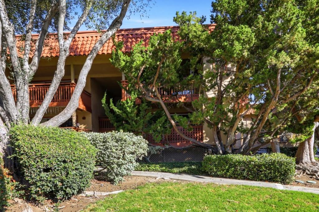 1035 Alta Mira Drive A Property Photo 2