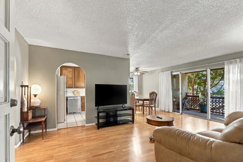 1035 Alta Mira Drive A Property Photo 6