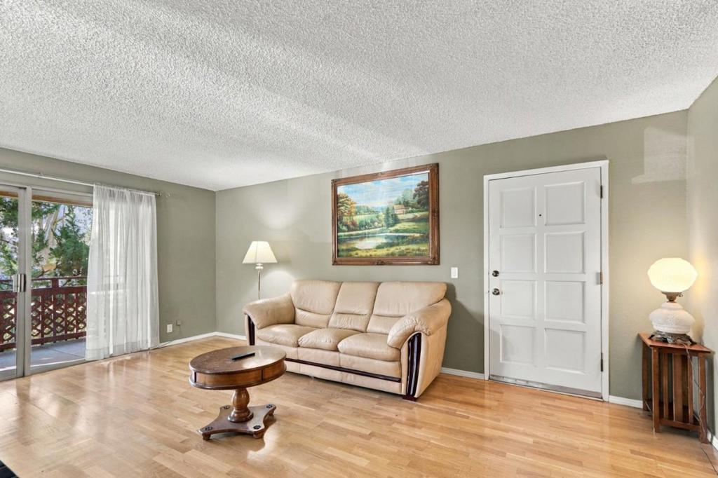 1035 Alta Mira Drive A Property Photo 7