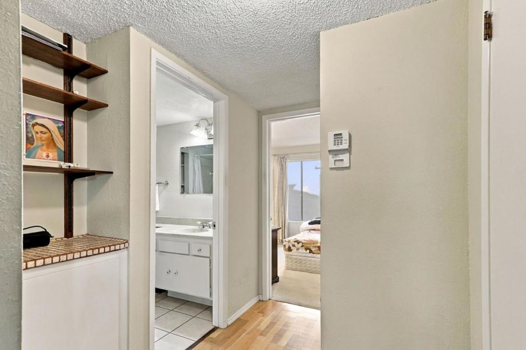 1035 Alta Mira Drive A Property Photo 18