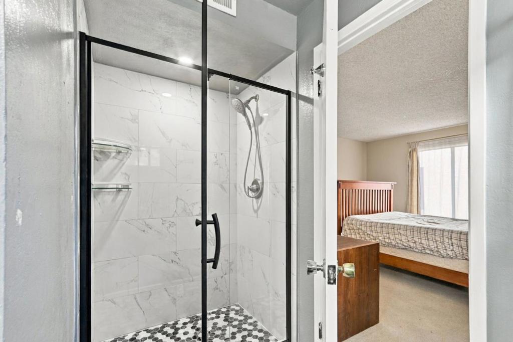 1035 Alta Mira Drive A Property Photo 21