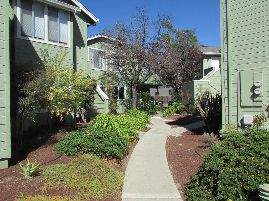 1725 Eastbrook Court Property Photo 3