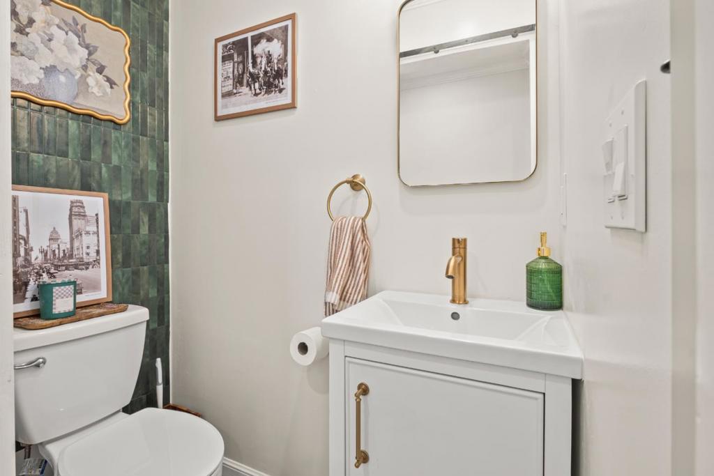 15551557 Ebener Street 1555 Property Photo 8