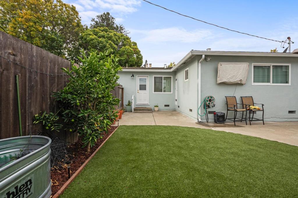 15551557 Ebener Street 1555 Property Photo 12