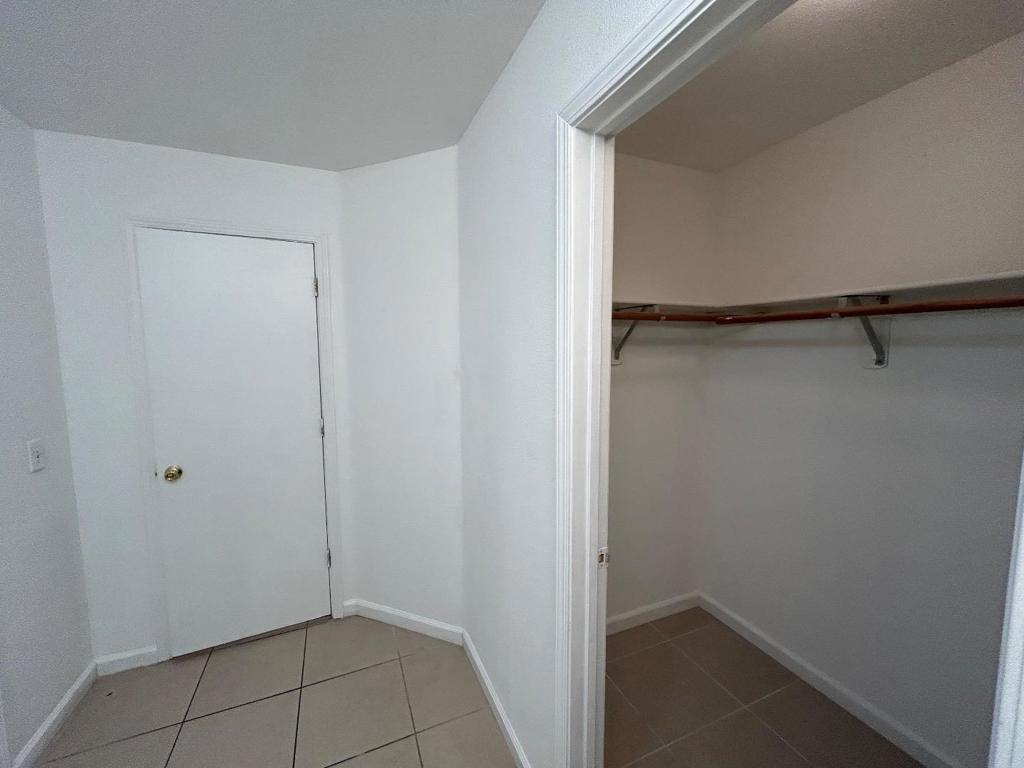 1035 Arbor Drive Property Photo 7