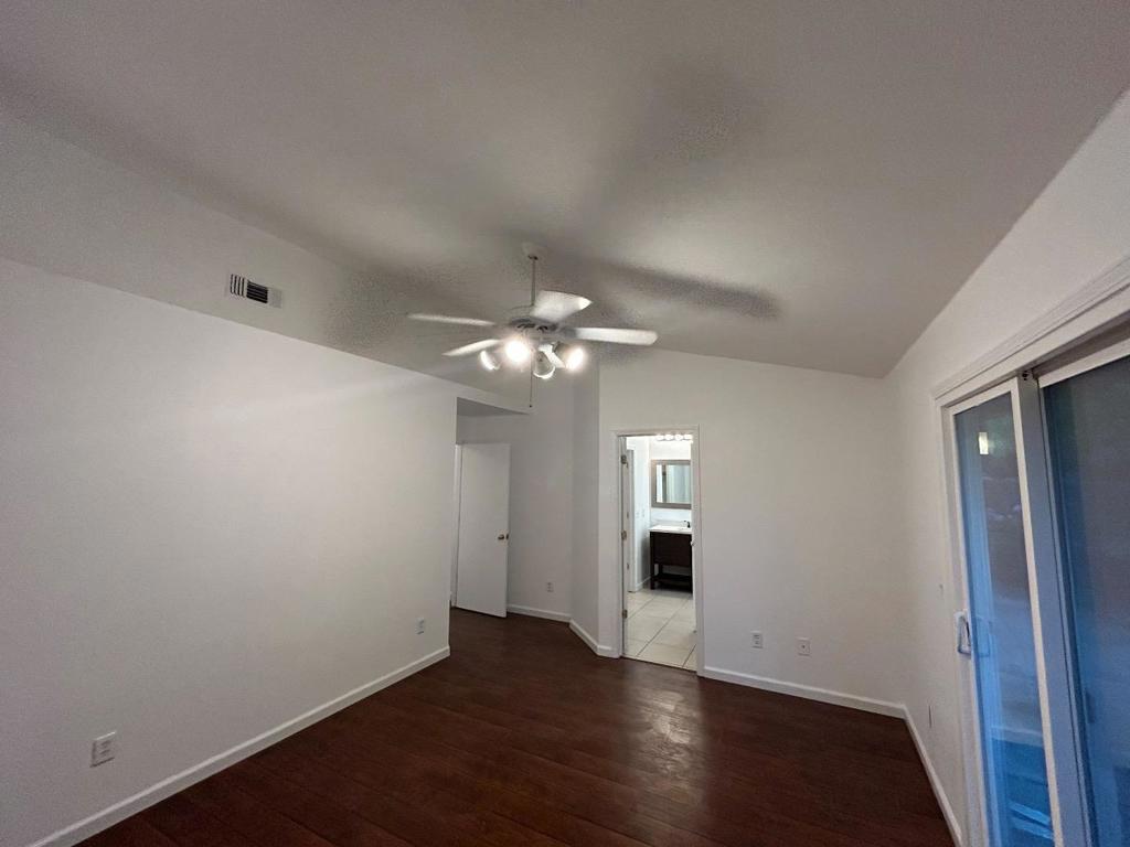1035 Arbor Drive Property Photo 12