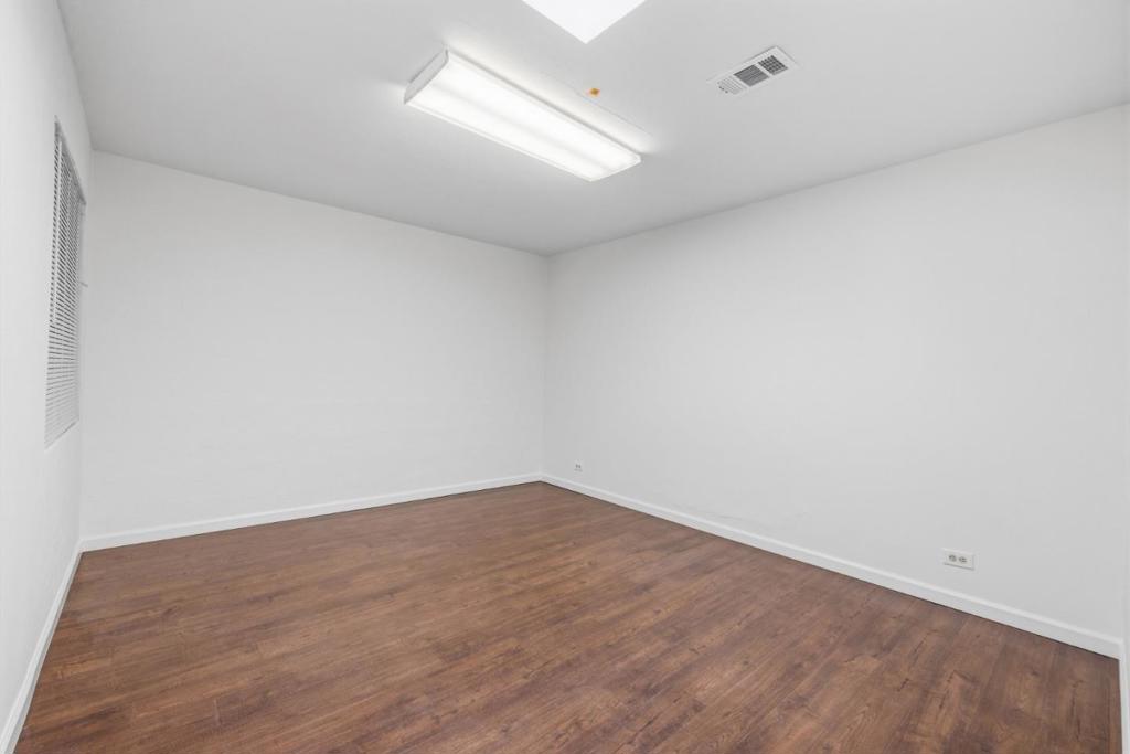 920 W El Camino Real Property Photo 14