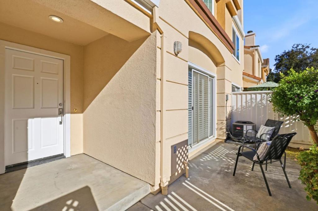 6953 Rodling Drive D Property Photo 3