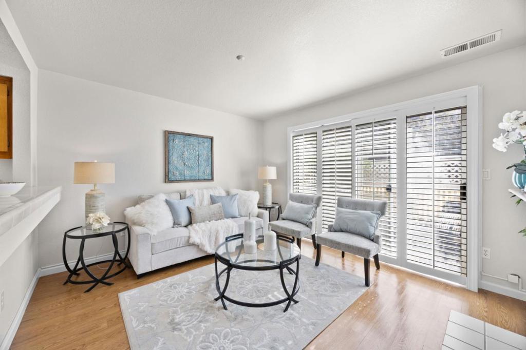 6953 Rodling Drive D Property Photo 4