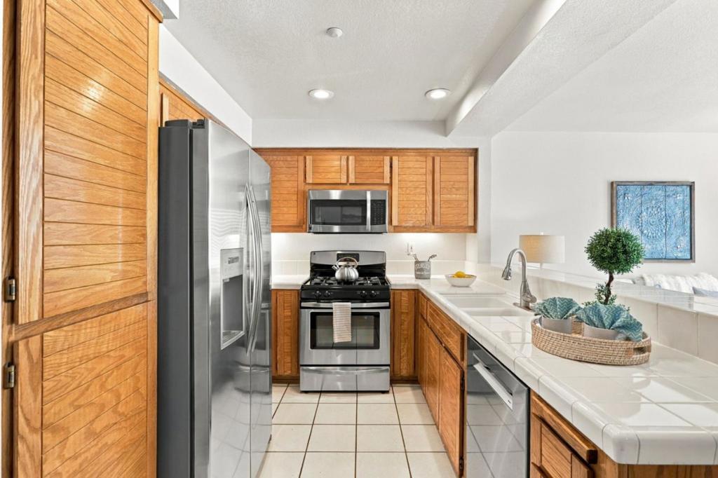 6953 Rodling Drive D Property Photo 10