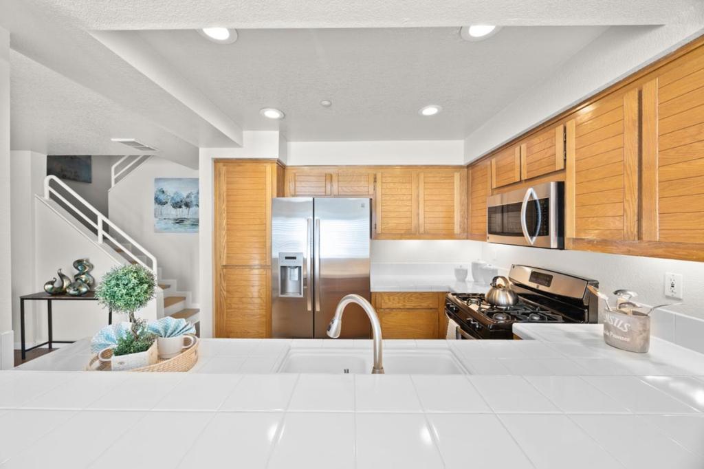 6953 Rodling Drive D Property Photo 12