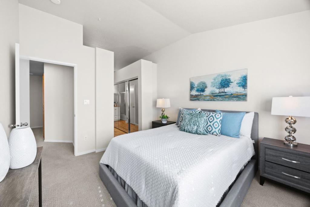 6953 Rodling Drive D Property Photo 16