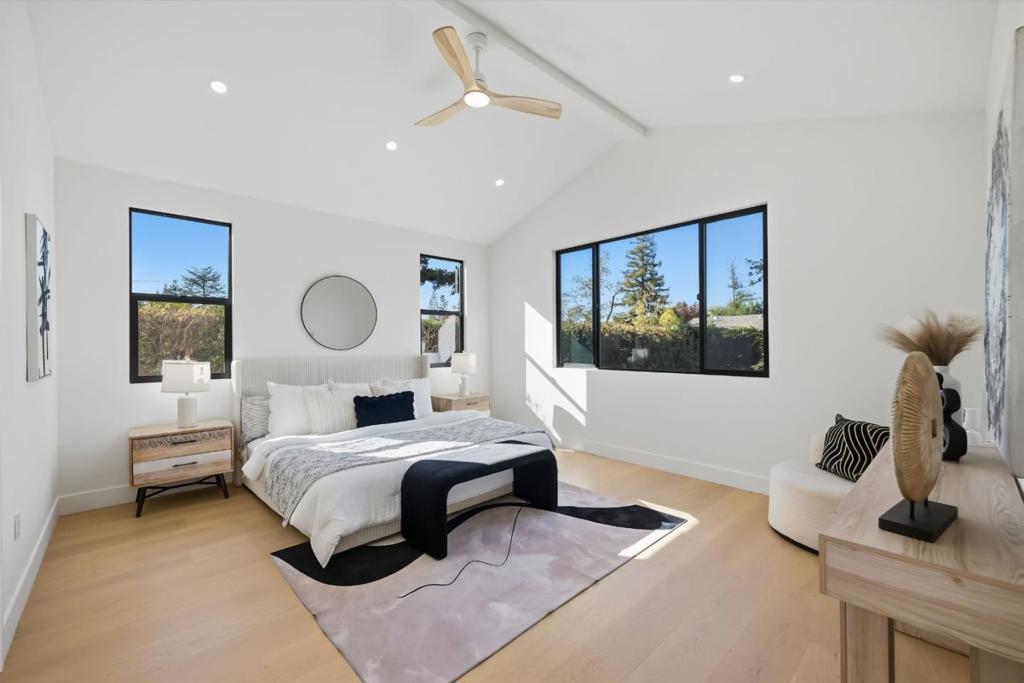 1054 Steinway Avenue Property Photo 13