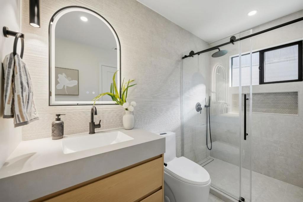 1054 Steinway Avenue Property Photo 22