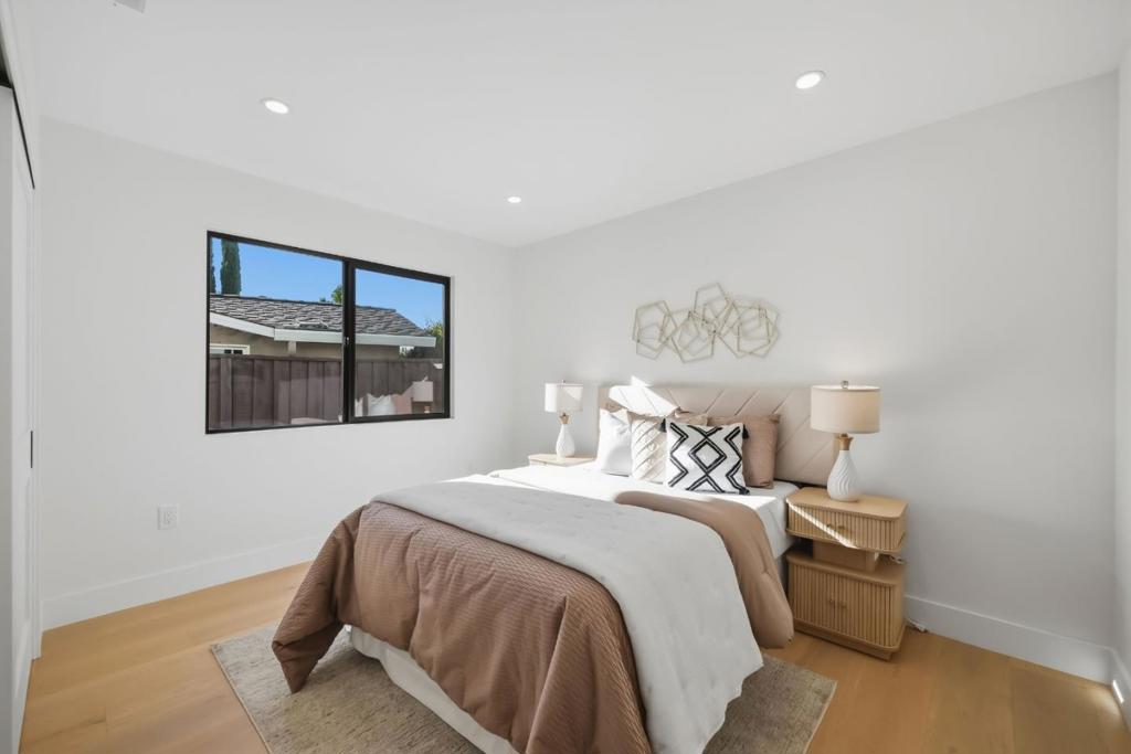 1054 Steinway Avenue Property Photo 25