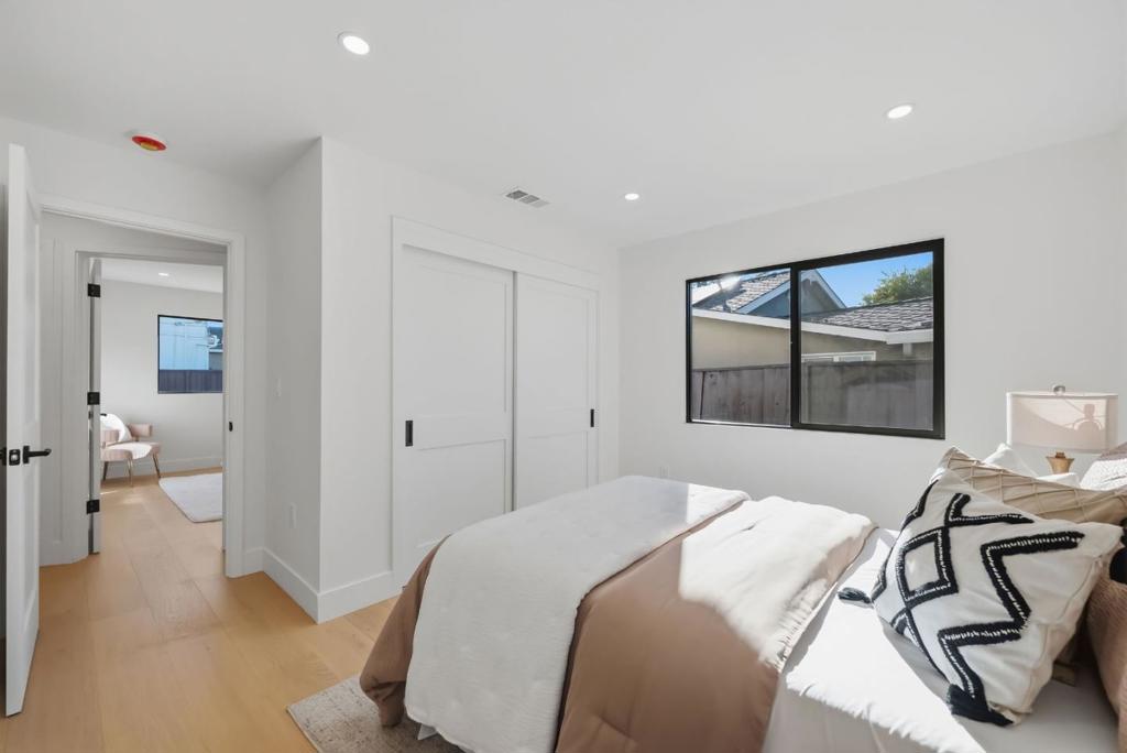 1054 Steinway Avenue Property Photo 26