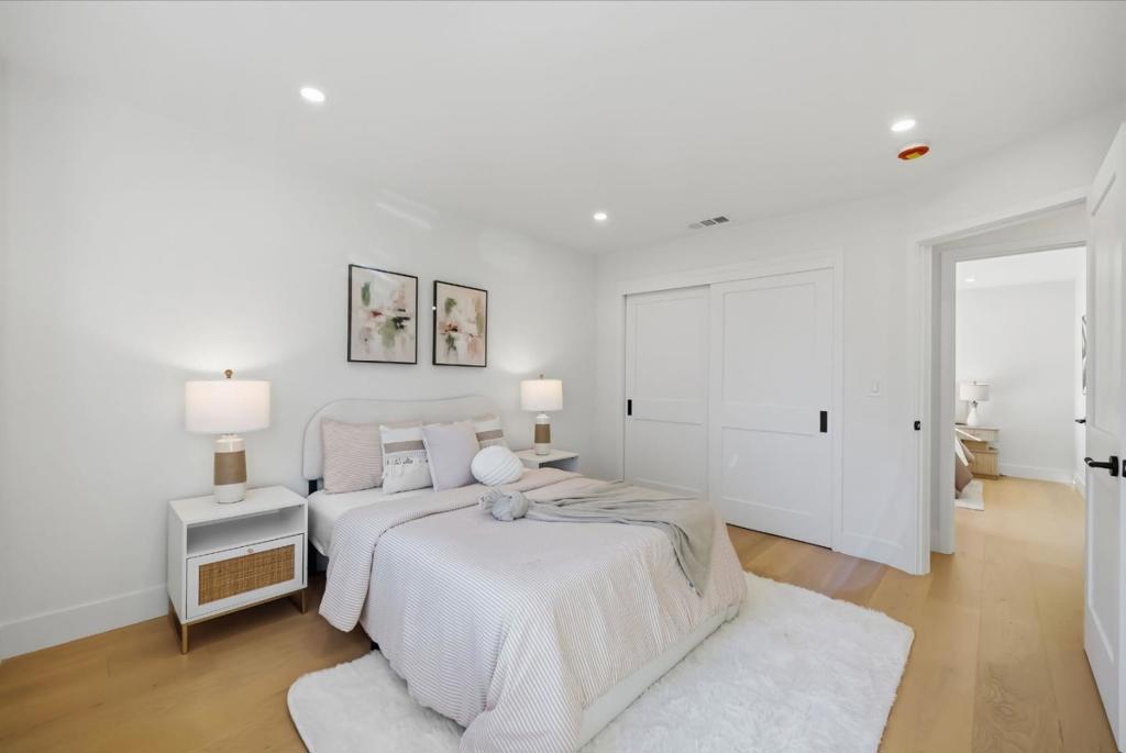 1054 Steinway Avenue Property Photo 28