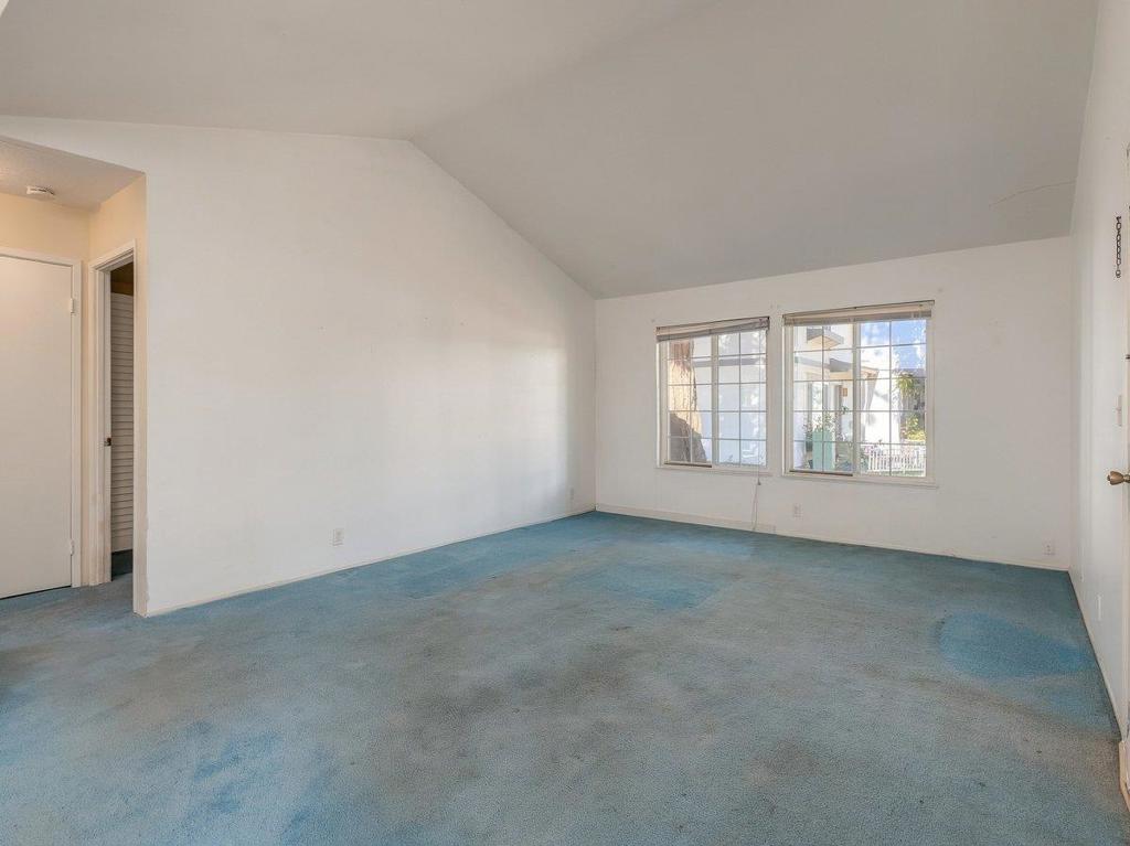 2037 Liberia Property Photo 6