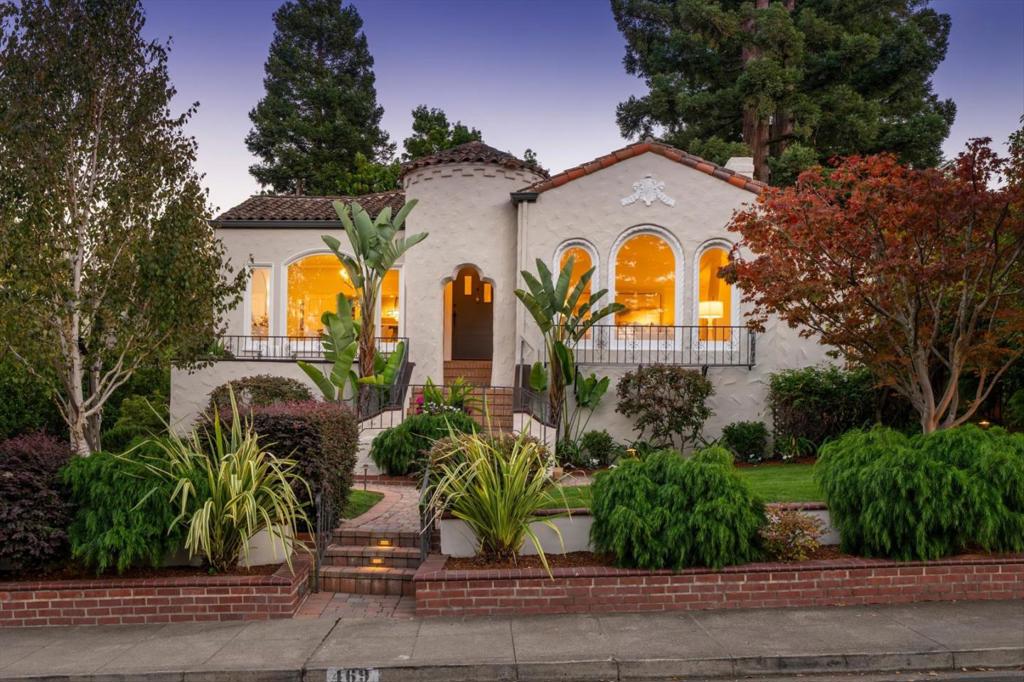 469 Fairfax Avenue Property Photo 1