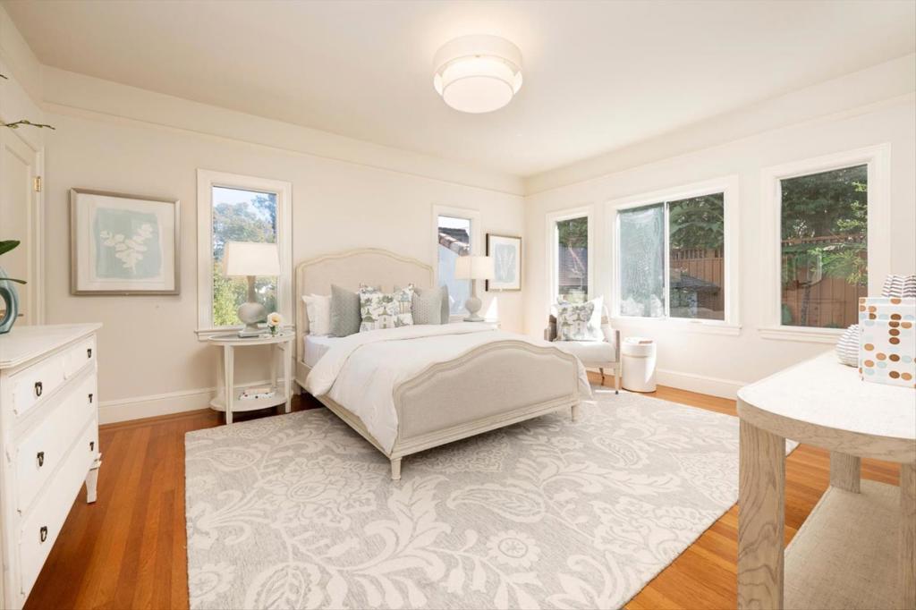 469 Fairfax Avenue Property Photo 14